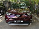 Toyota RAV4 2018 года за 11 450 000 тг. в Астана