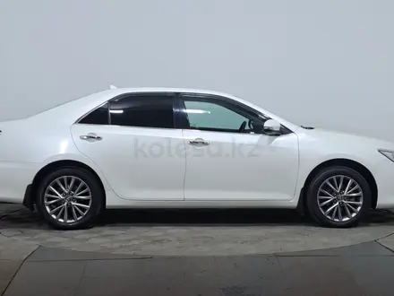 Toyota Camry 2015 года за 9 790 000 тг. в Астана – фото 4