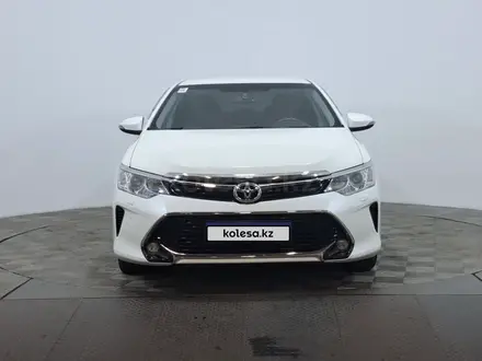 Toyota Camry 2015 года за 9 790 000 тг. в Астана – фото 2