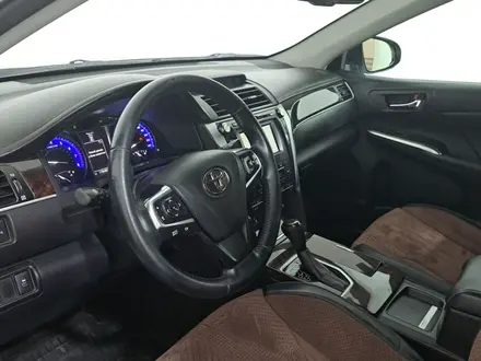 Toyota Camry 2015 года за 9 790 000 тг. в Астана – фото 12