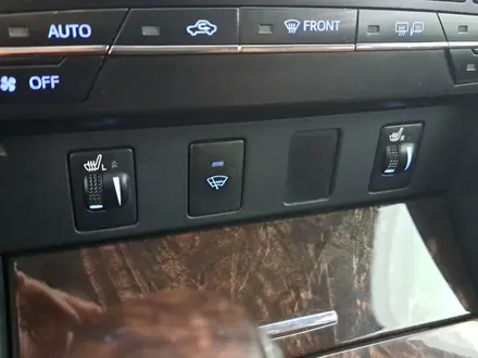 Toyota Camry 2015 года за 9 790 000 тг. в Астана – фото 27