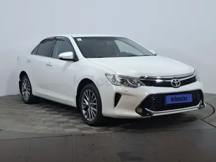 Toyota Camry 2015 года за 9 790 000 тг. в Астана – фото 3