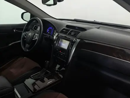 Toyota Camry 2015 года за 9 790 000 тг. в Астана – фото 15