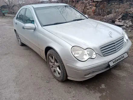 Mercedes-Benz C 230 2005 года за 4 000 000 тг. в Астана – фото 2