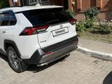 Toyota RAV4 2023 года за 19 500 000 тг. в Костанай – фото 4