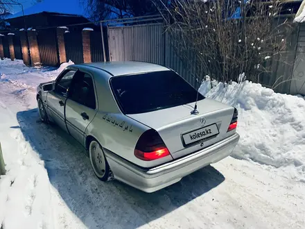 Mercedes-Benz C 180 1998 года за 2 400 000 тг. в Алматы – фото 12