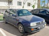 Volkswagen Golf 1994 года за 845 000 тг. в Астана