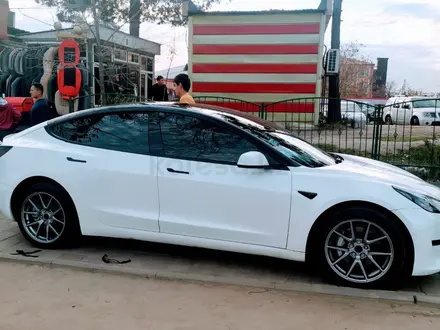 Tesla Model 3 2021 года за 12 800 000 тг. в Алматы – фото 2