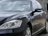 Mercedes-Benz S 550 2006 года за 8 500 000 тг. в Актау