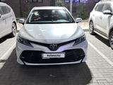 Toyota Camry 2020 года за 14 000 000 тг. в Атырау