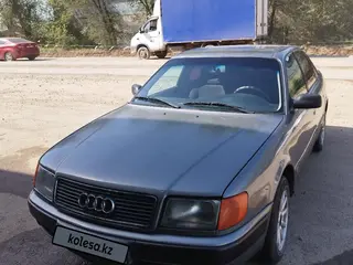 Audi 100