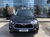 Toyota Highlander 2023 года за 22 000 000 тг. в Астана – фото 2