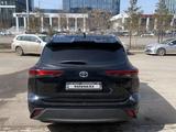 Toyota Highlander 2023 года за 22 000 000 тг. в Астана – фото 4