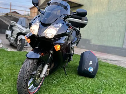 Honda  VFR 800 2006 года за 3 100 000 тг. в Алматы – фото 2