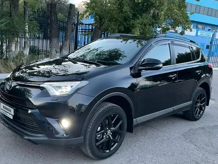 Toyota RAV4 2019 года за 15 000 000 тг. в Караганда