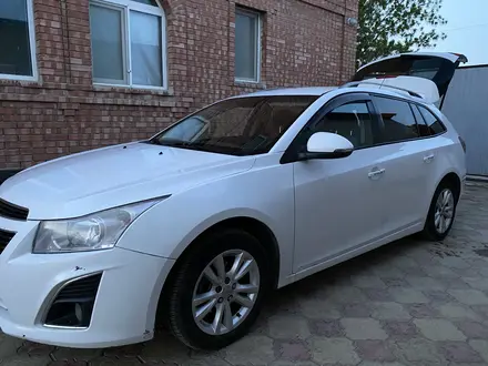 Chevrolet Cruze 2013 года за 2 700 000 тг. в Атырау – фото 3