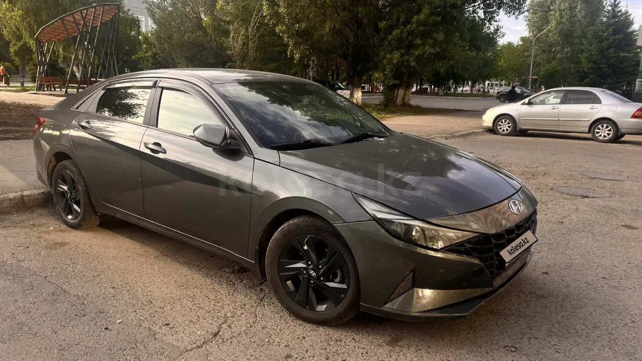 Hyundai Elantra, 2022