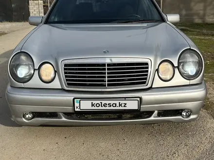 Mercedes-Benz E 200 1996 года за 2 200 000 тг. в Шымкент