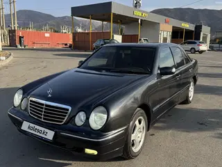 Mercedes-Benz E 320