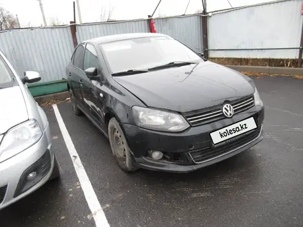 Volkswagen Polo 2010 года за 1 544 320 тг. в Актобе – фото 3