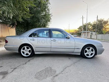 Mercedes-Benz E 320 2000 года за 6 500 000 тг. в Шымкент – фото 24