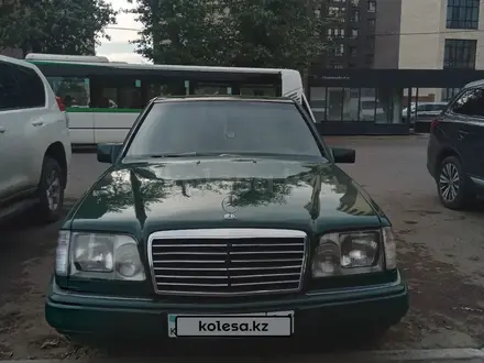 Mercedes-Benz E 200 1993 года за 1 900 000 тг. в Астана – фото 8