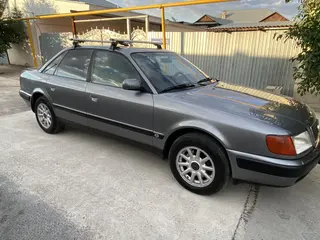 Audi 100