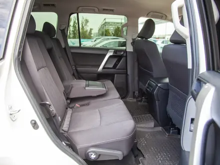 Toyota Land Cruiser Prado Comfort 2020 года за 22 490 000 тг. в Алматы – фото 16