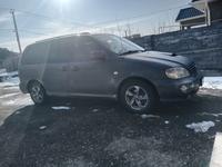 Kia Carnival 2002 года за 1 500 000 тг. в Шымкент