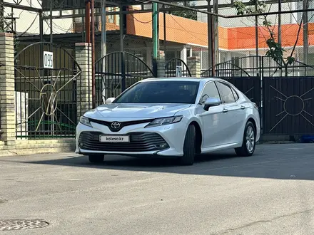 Toyota Camry 2018 года за 11 750 000 тг. в Алматы