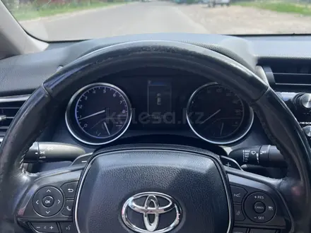 Toyota Camry 2018 года за 10 800 000 тг. в Алматы – фото 11