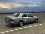 Mercedes-Benz E 220 1992 года за 2 850 000 тг. в Павлодар – фото 3