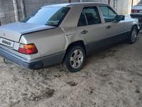 Mercedes-Benz E 230 1992 годаfor830 000 тг. в Алматы