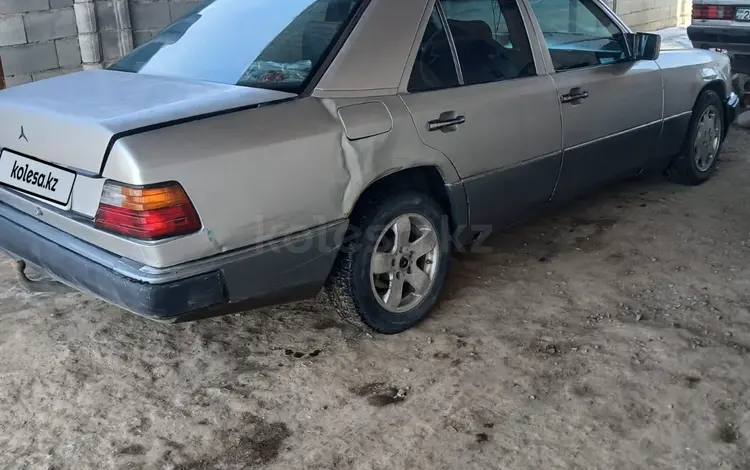 Mercedes-Benz E 230 1992 годаfor830 000 тг. в Алматы