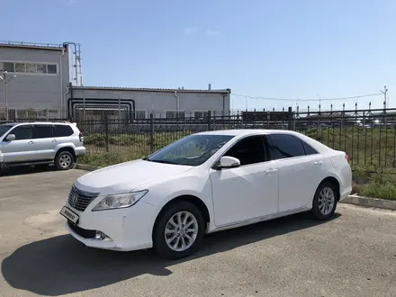 Toyota Camry 2014 года за 9 000 000 тг. в Атырау – фото 2