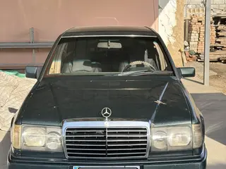 Mercedes-Benz E-Class, 1989
