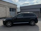 Volkswagen Touareg 2008 года за 8 100 000 тг. в Алматы – фото 2