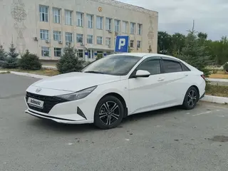Hyundai Elantra, 2022