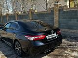 Toyota Camry 2017 годаүшін9 800 000 тг. в Актобе