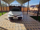 Toyota Camry 2021 года за 16 200 000 тг. в Шымкент – фото 2