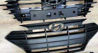 Решётка радиатора Hyundai Sonata за 250 000 тг. в Алматы