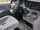 Toyota Sienna 2015 годаүшін14 390 000 тг. в Атакент – фото 4