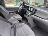 Toyota Sienna 2015 годаүшін14 390 000 тг. в Атакент – фото 5