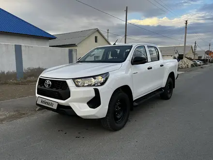 Toyota Hilux 2024 года за 22 500 000 тг. в Атырау