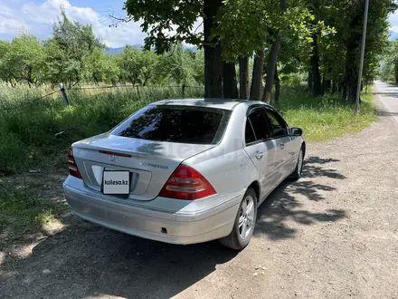 Mercedes-Benz C 200 2001 года за 2 500 000 тг. в Алматы – фото 6