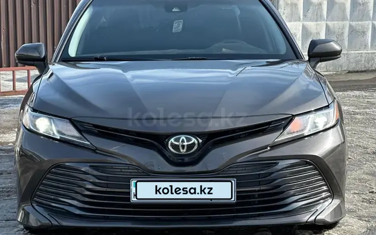 Toyota Camry 2019 года за 14 100 000 тг. в Алматы