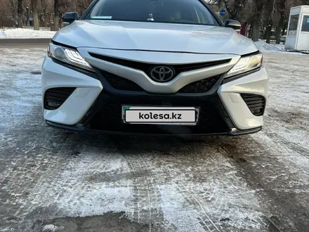 Toyota Camry 2019 года за 17 750 000 тг. в Алматы – фото 6