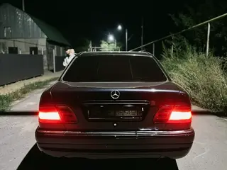 Mercedes-Benz E 55 AMG