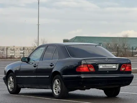 Mercedes-Benz E 230 1996 года за 2 700 000 тг. в Астана – фото 35