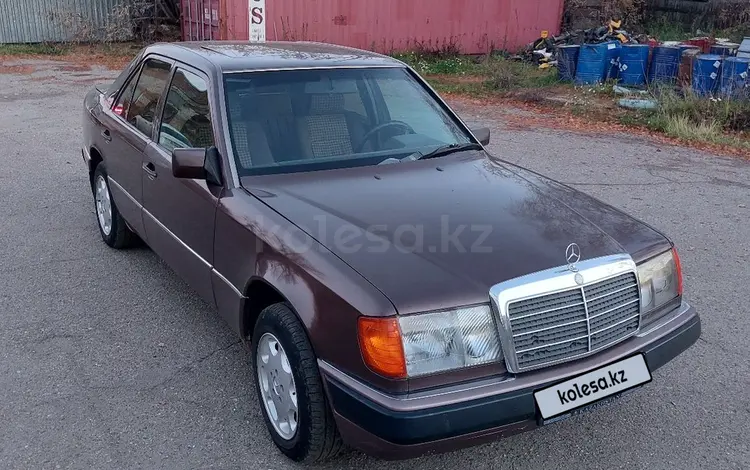 Mercedes-Benz E 220 1993 годаүшін2 800 000 тг. в Риддер